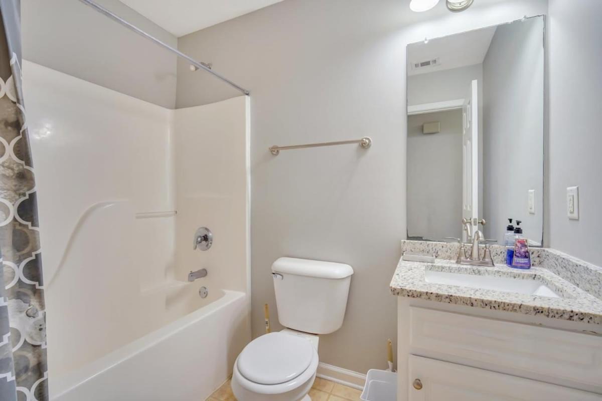 Charming Gray Home- 5 Mins From Gsu! Стейтсборо Екстер'єр фото
