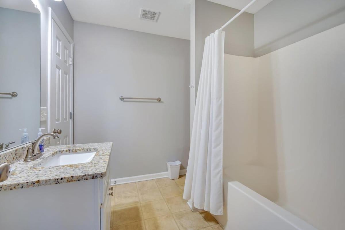 Charming Gray Home- 5 Mins From Gsu! Стейтсборо Екстер'єр фото