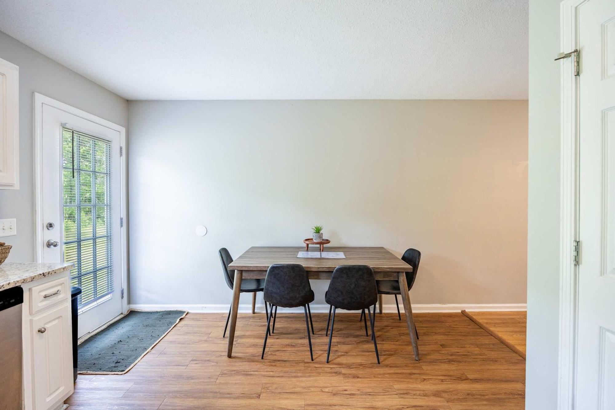 Charming Gray Home- 5 Mins From Gsu! Стейтсборо Екстер'єр фото
